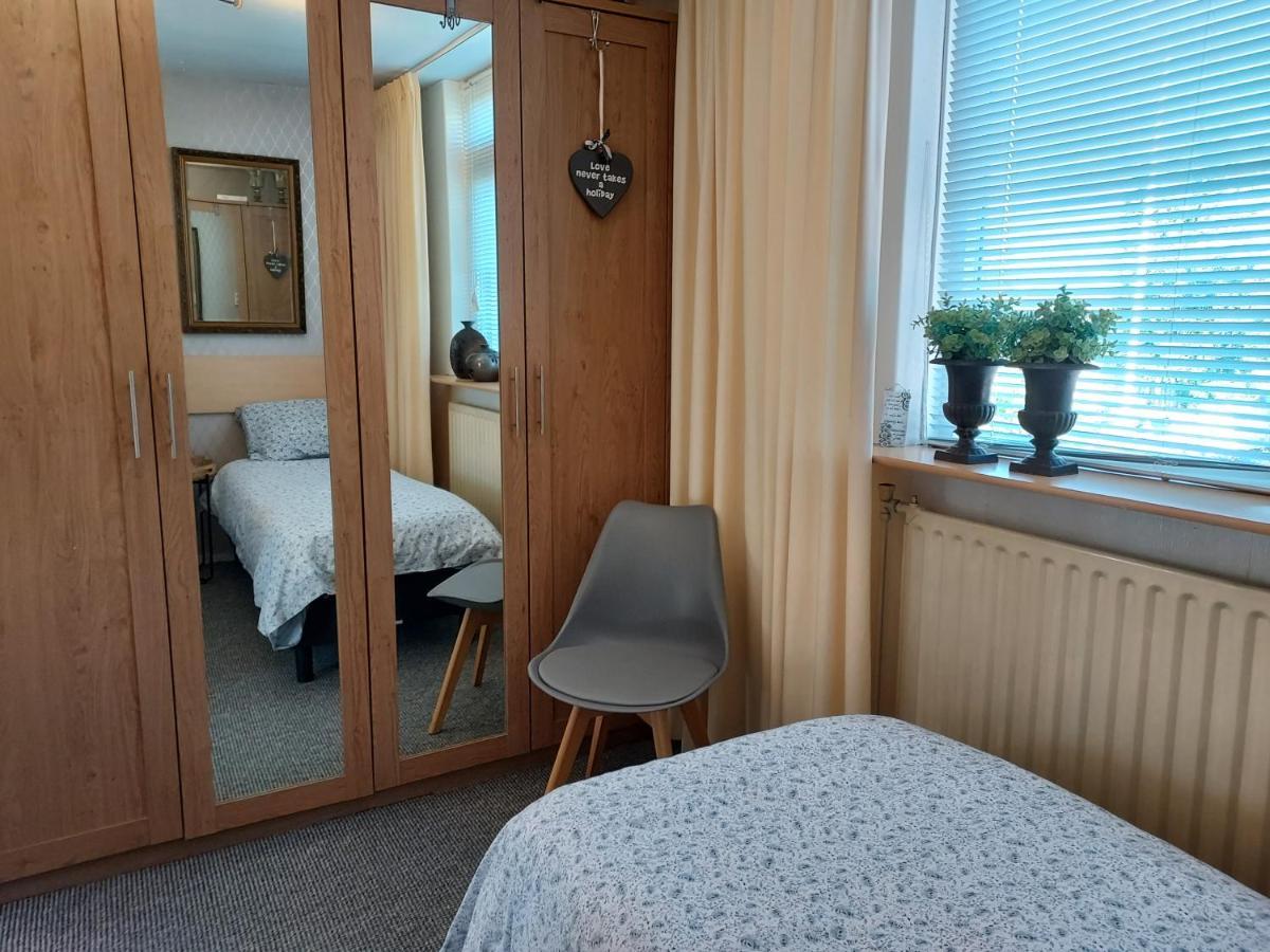 Familie Postma B&B Anjum Екстериор снимка